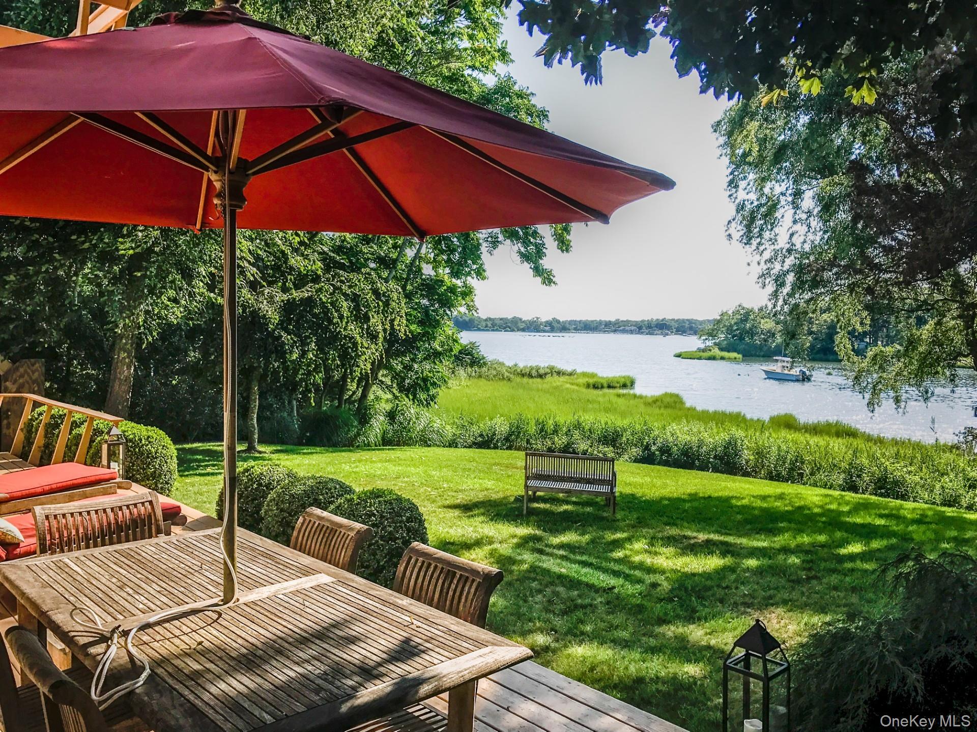 #1 photo, 42 Towd Point Road, מחוז סאפוק Southampton , NY 11968