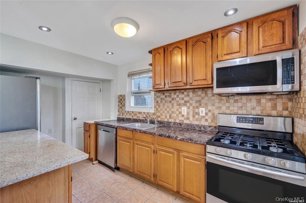 #9 photo, 10921 215th Street, Queens Village , NY 11429