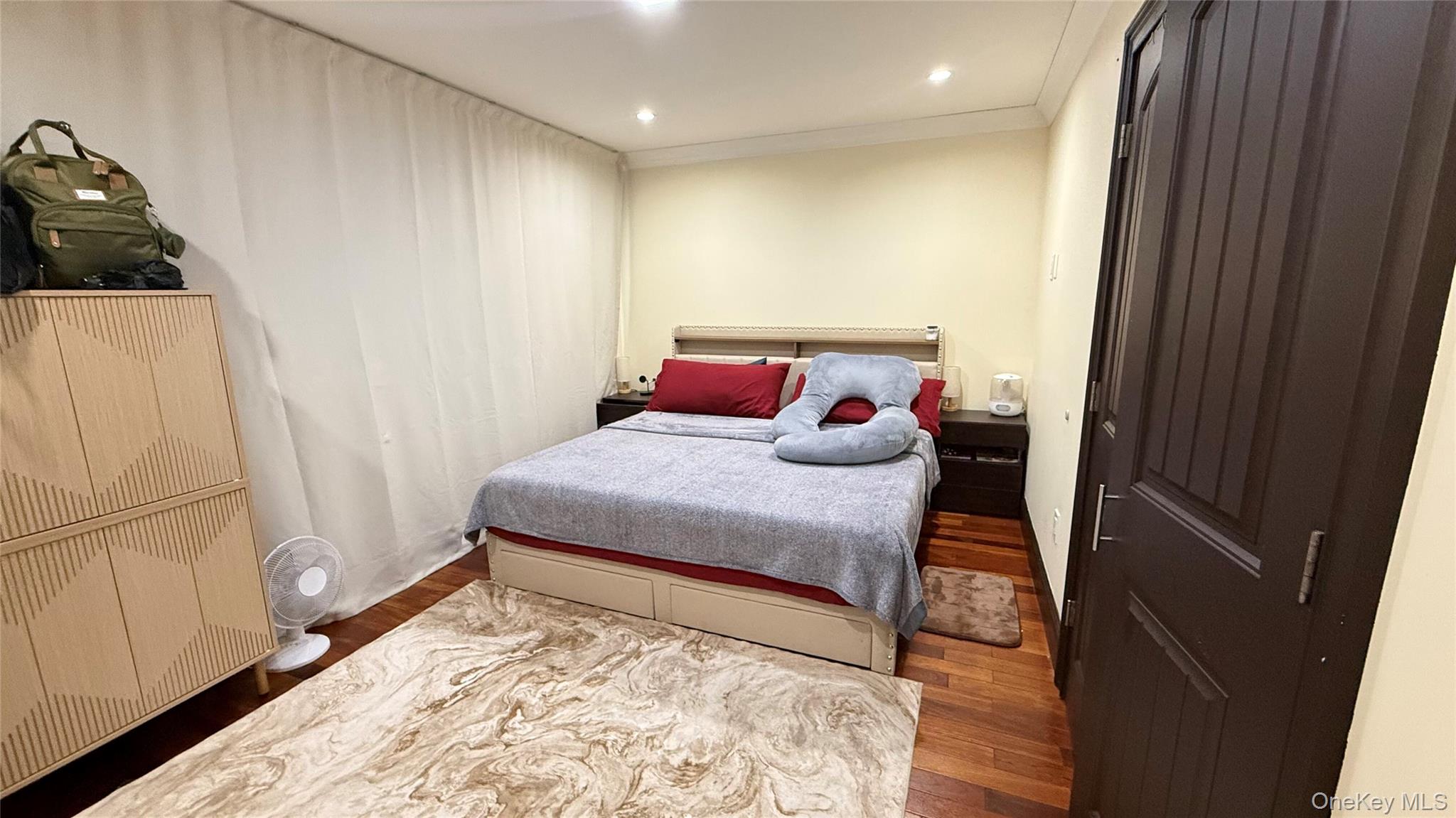 #1 photo, 19018 Woodhull Avenue, Hollis , NY 11423