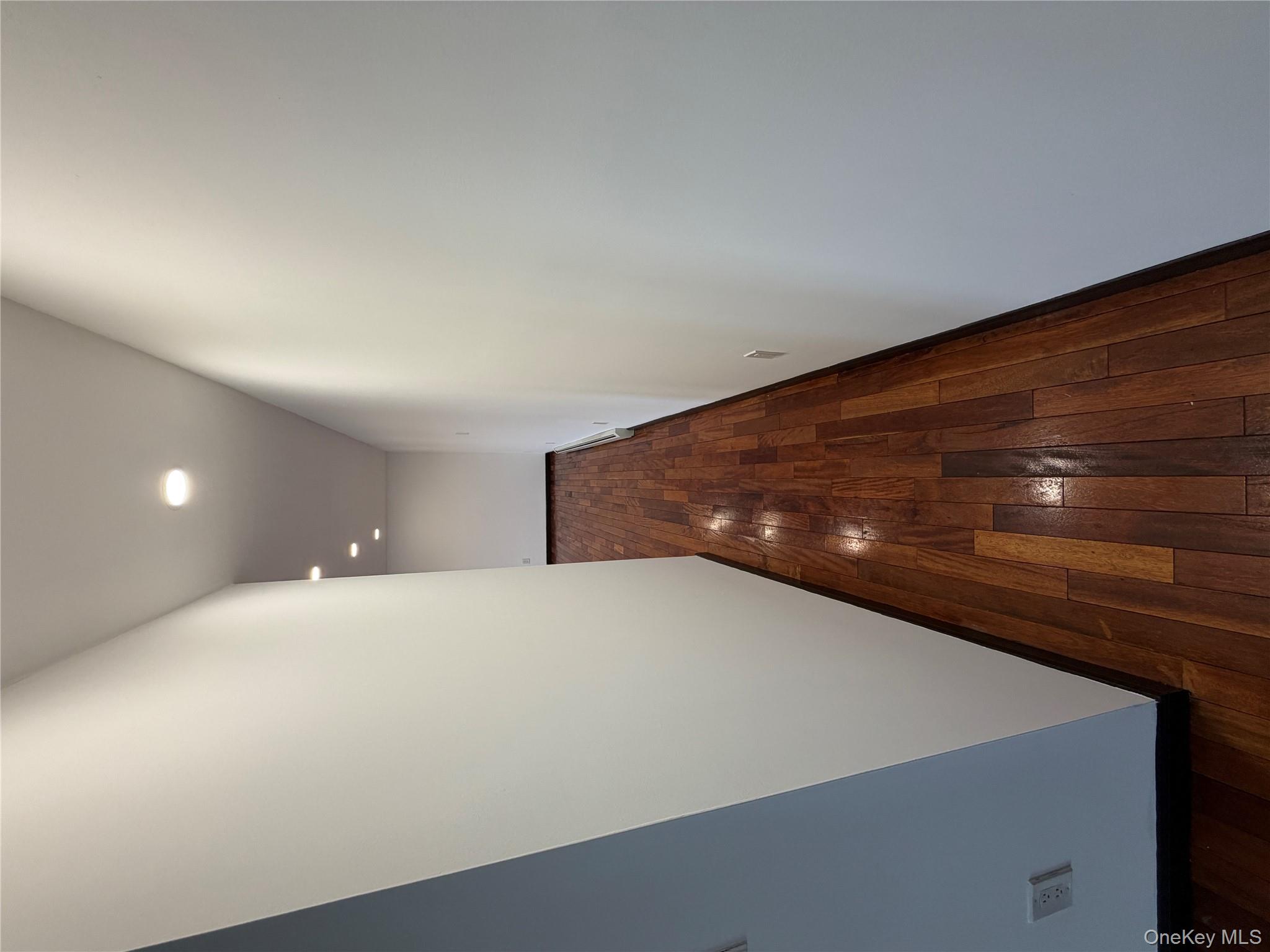 #11 photo, 19018 Woodhull Avenue, Hollis , NY 11423