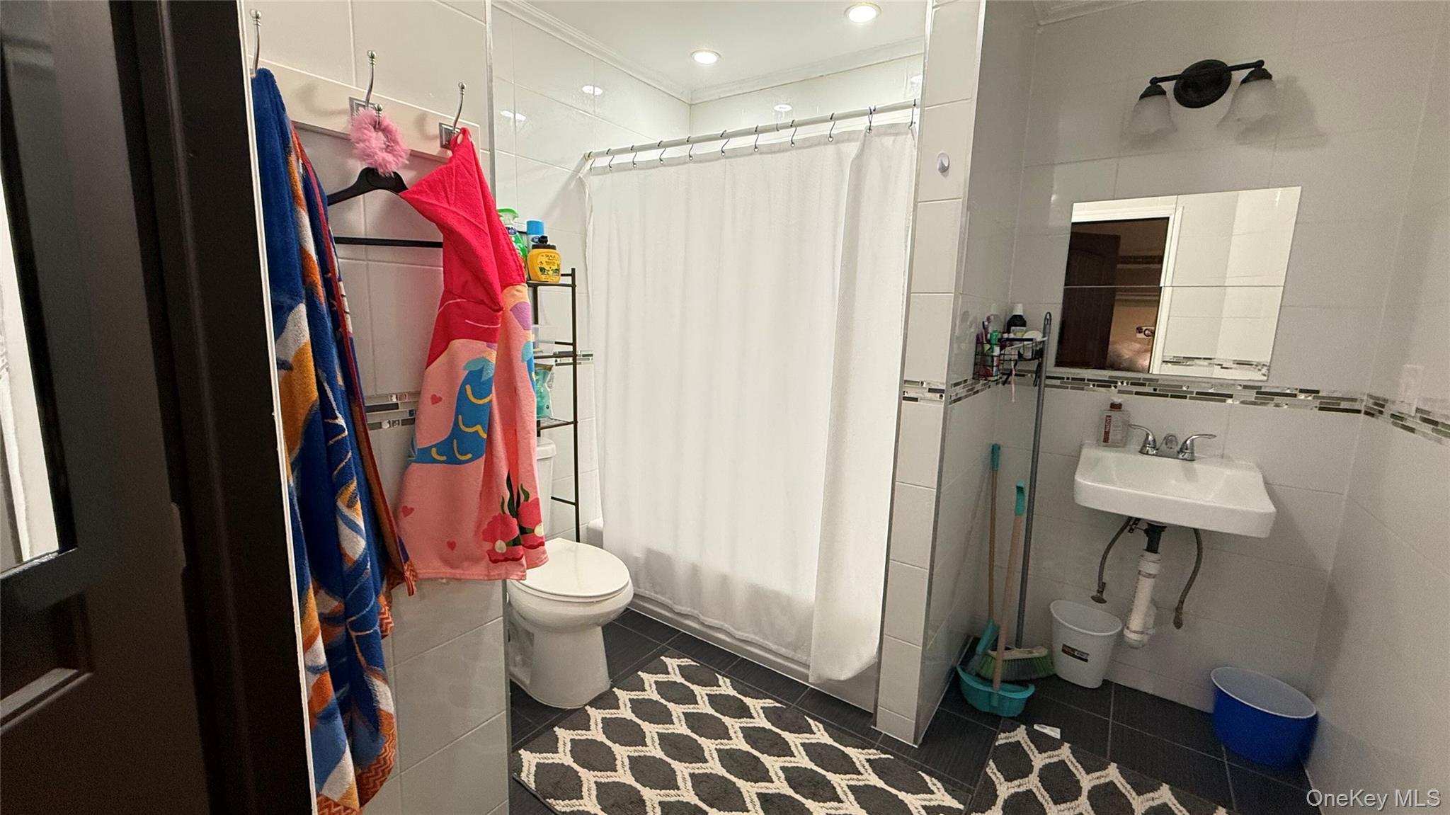 #19 photo, 19018 Woodhull Avenue, Hollis , NY 11423