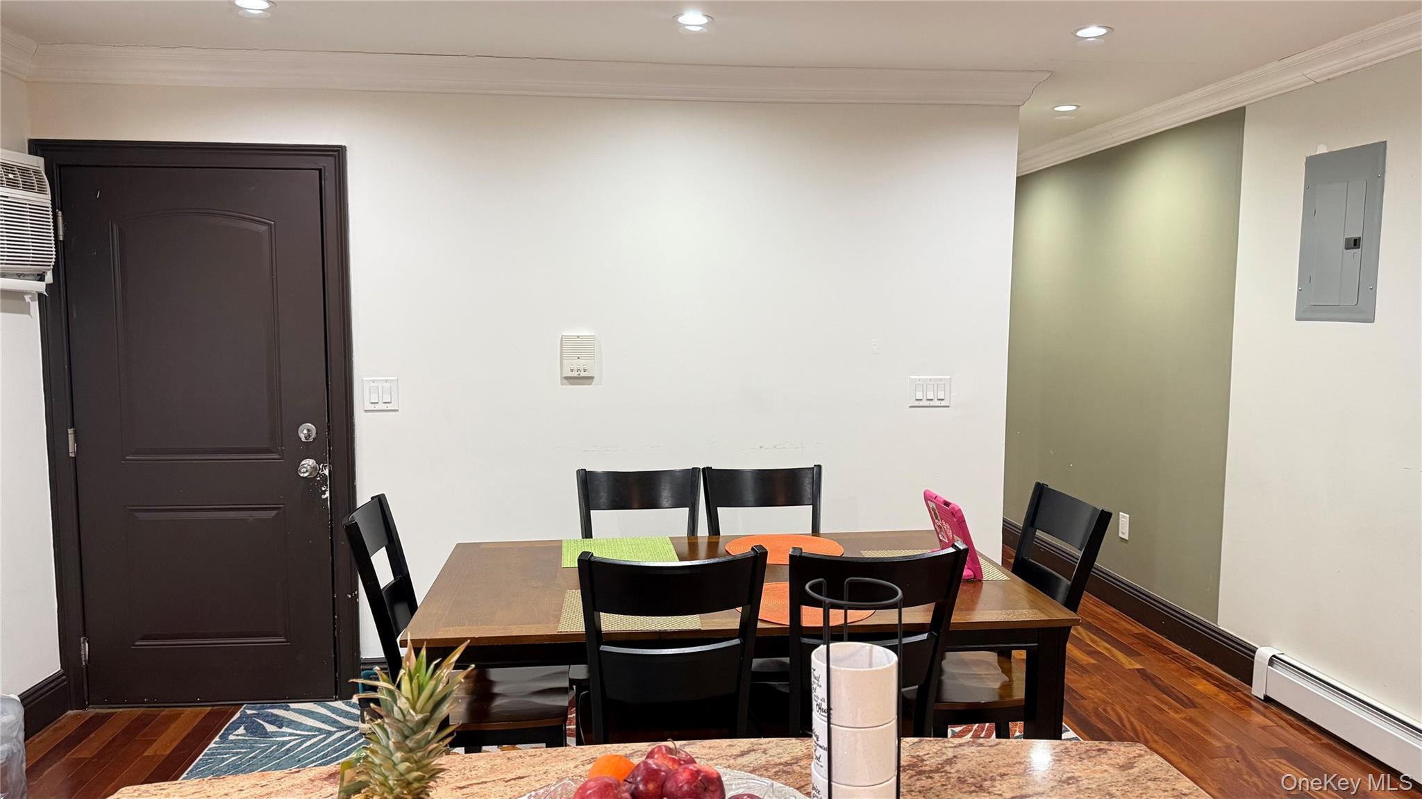 #4 photo, 19018 Woodhull Avenue, Hollis , NY 11423