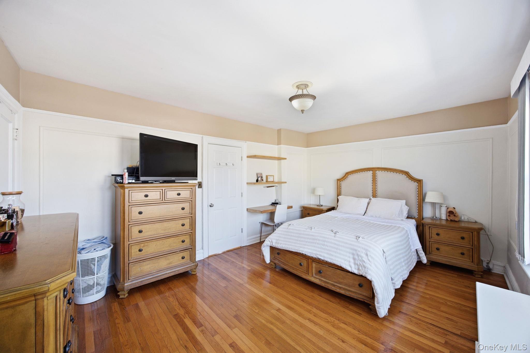 #16 photo, 14740 33rd Avenue, Flushing , NY 11354