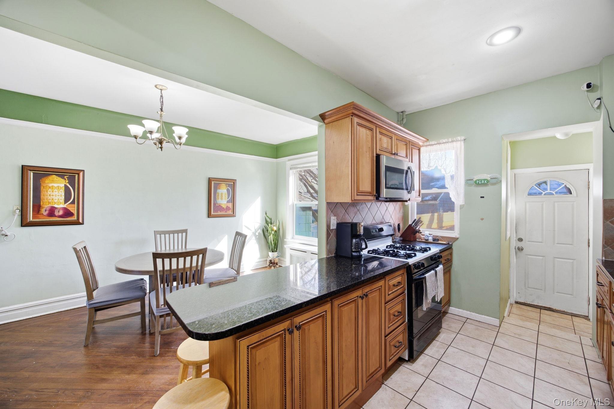 #9 photo, 14740 33rd Avenue, Flushing , NY 11354