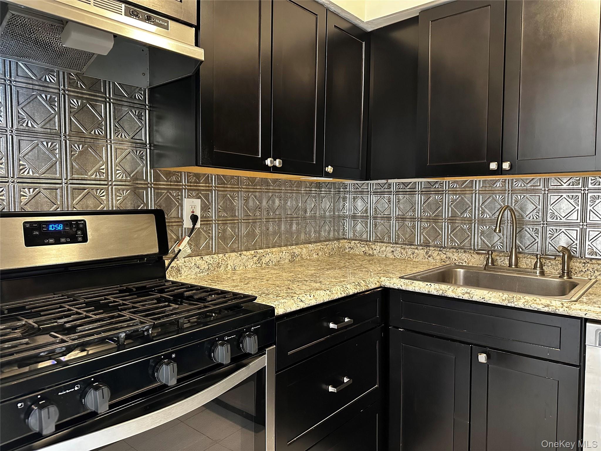 #4 photo, 9 Bailey Court, Middle Island , NY 11953