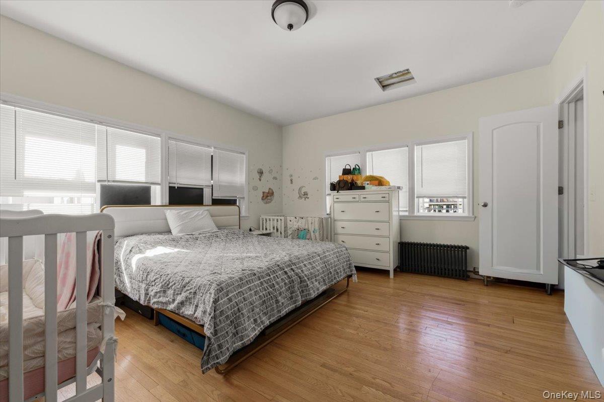 #12 photo, 1727 Victor Street, Bronx , NY 10462