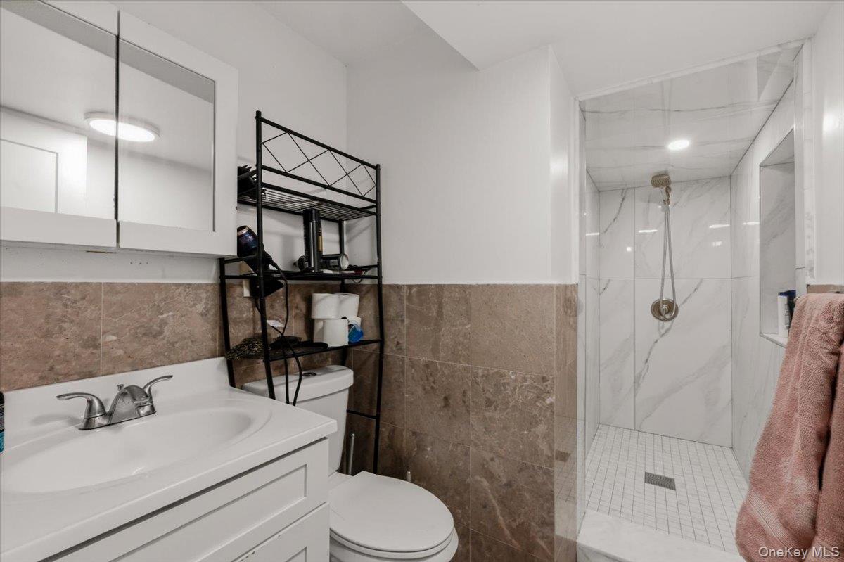 #18 photo, 1727 Victor Street, Bronx , NY 10462