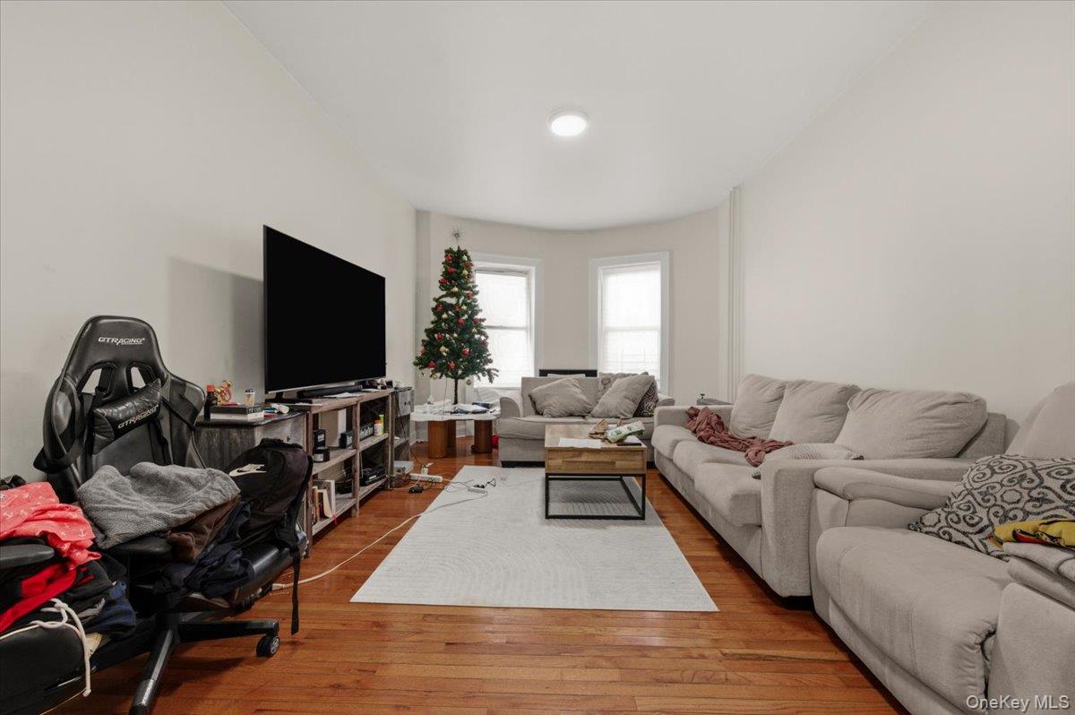 #20 photo, 1727 Victor Street, Bronx , NY 10462