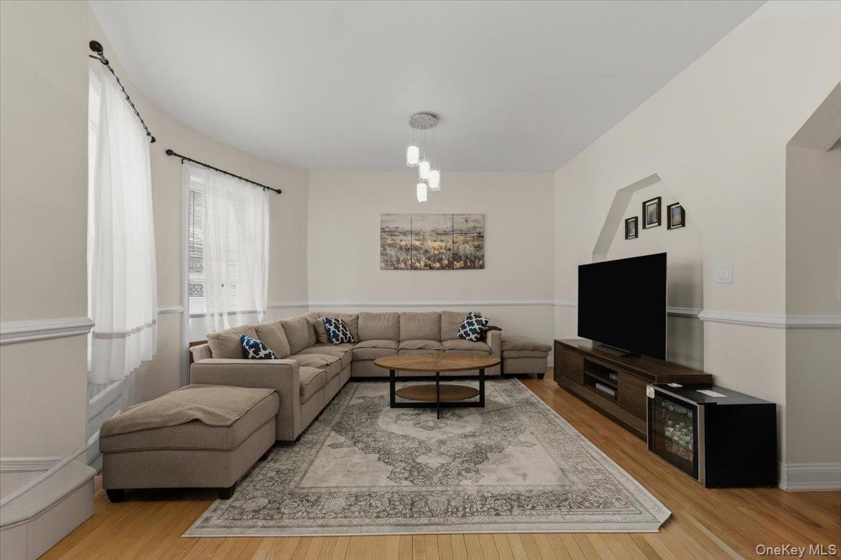 #3 photo, 1727 Victor Street, Bronx , NY 10462