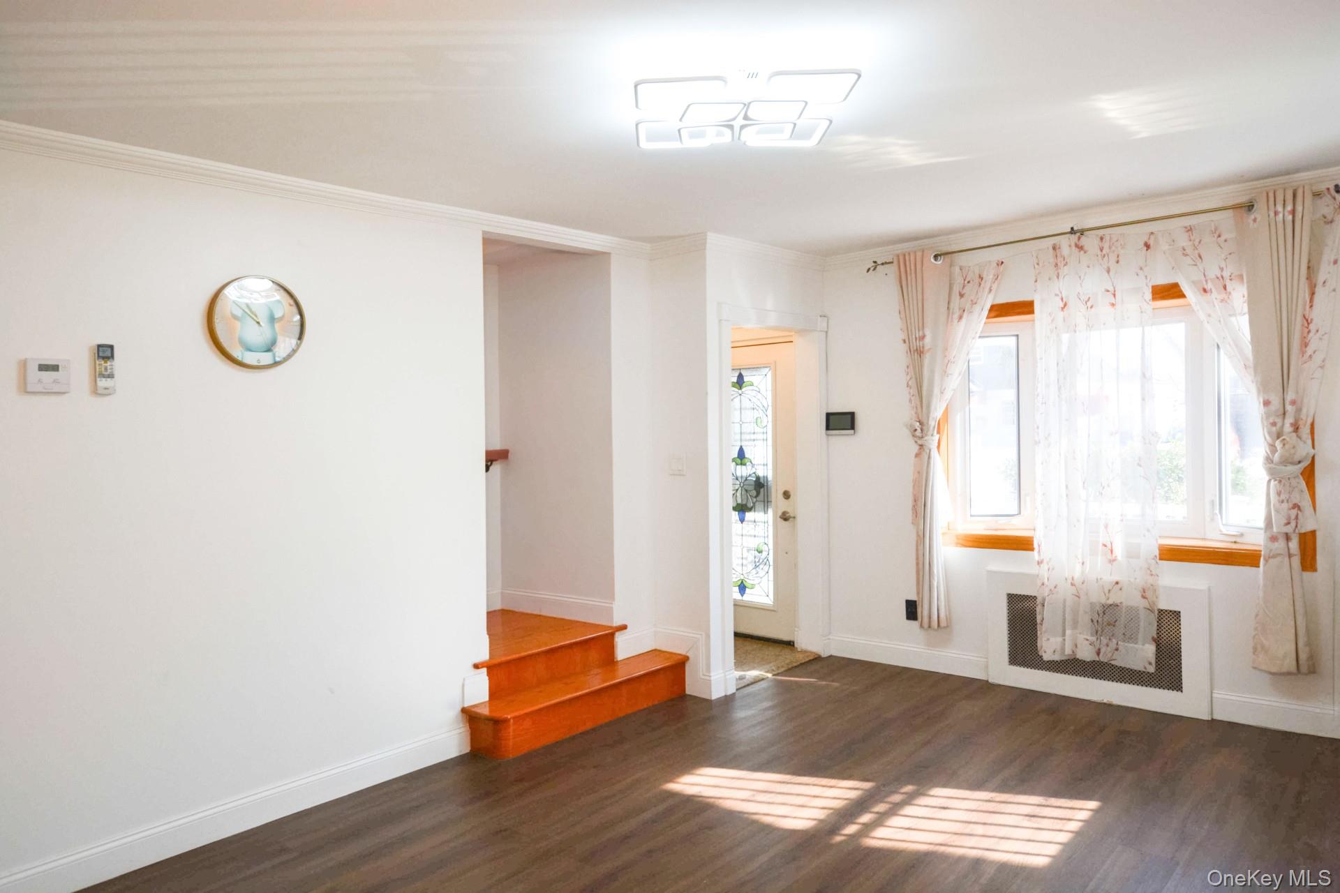 #10 photo, 81-32 252 Street, Куинс ‖ Bellerose , NY 11426