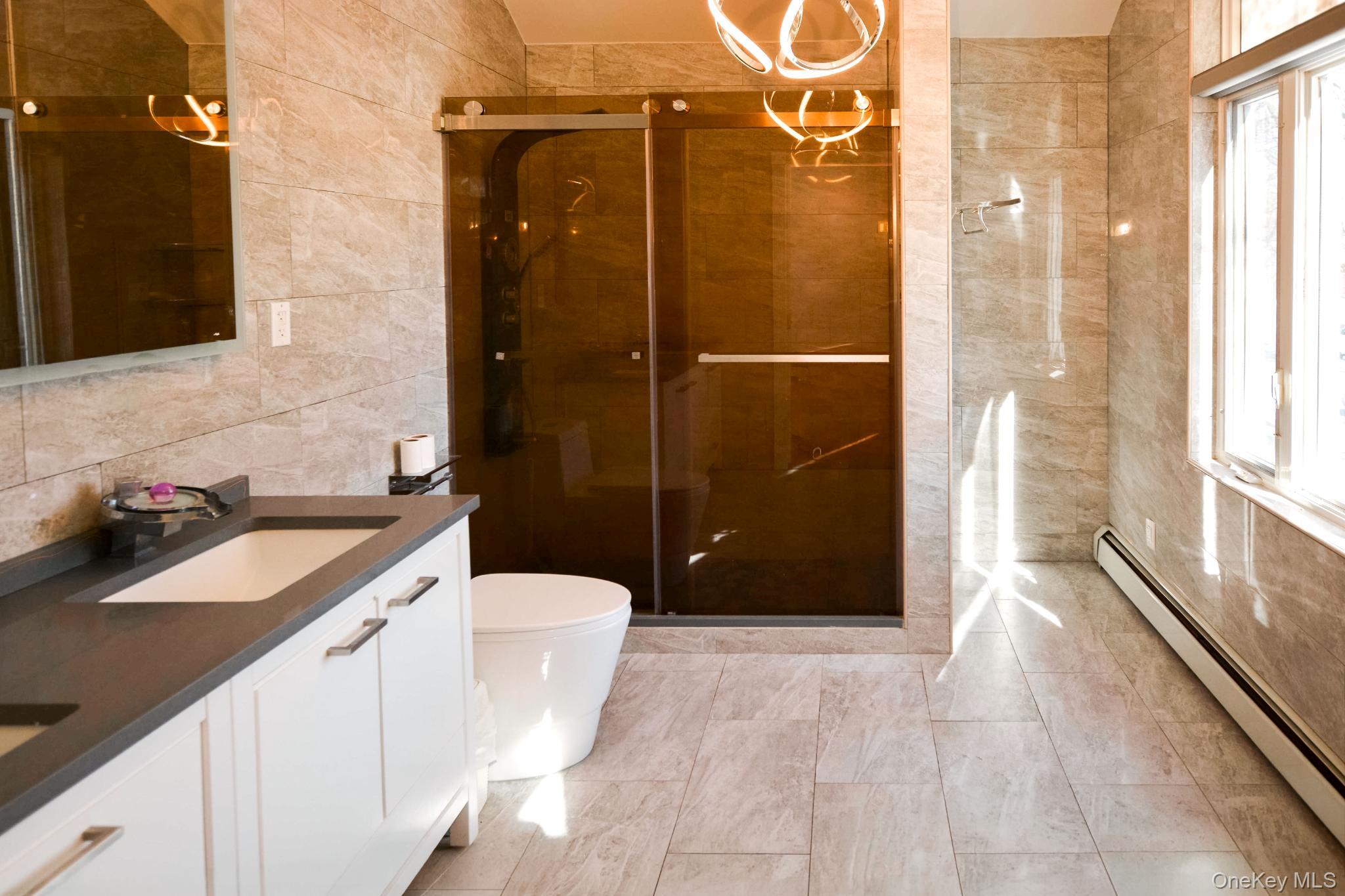 #13 photo, 81-32 252 Street, Куинс ‖ Bellerose , NY 11426