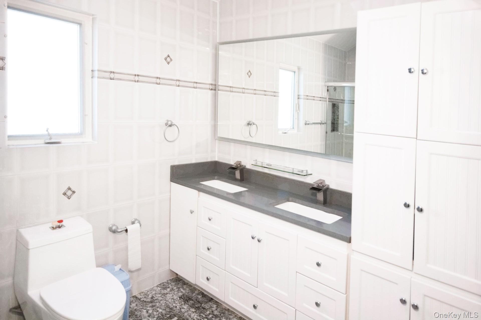 #14 photo, 81-32 252 Street, Куинс ‖ Bellerose , NY 11426