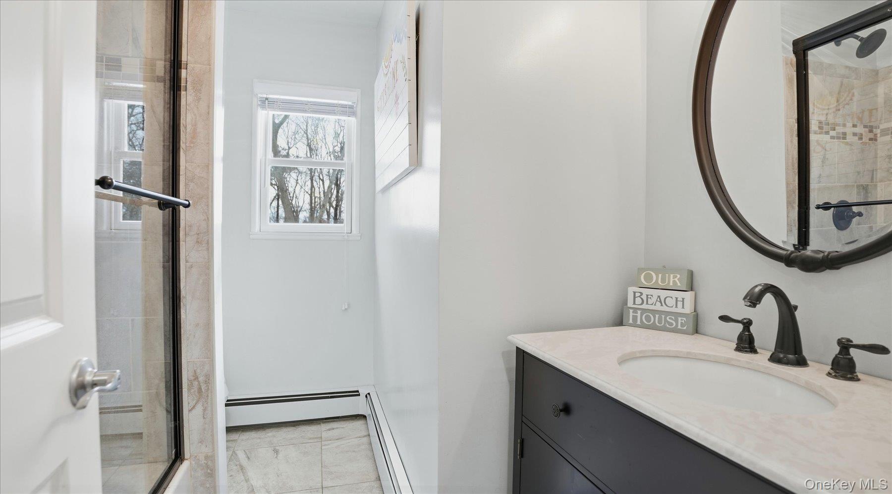 #14 photo, 3 Robins Nest Lane, 롱 아일랜드 Hampton Bays , NY 11946