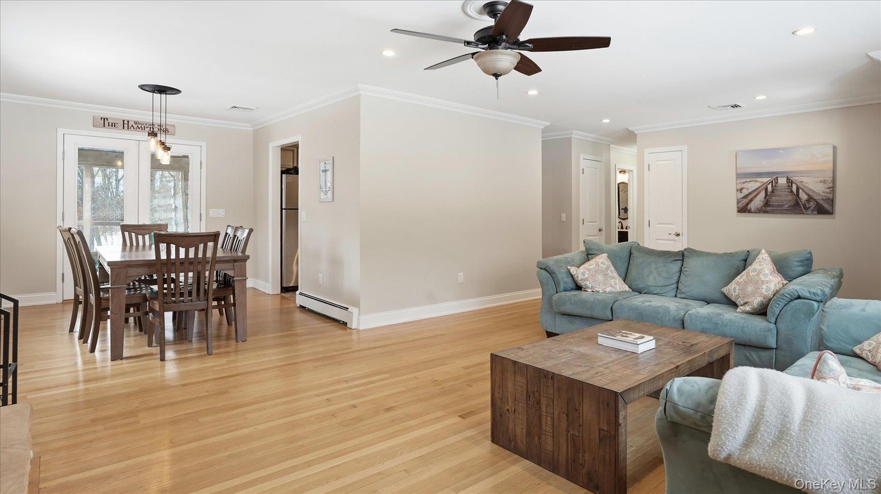 #3 photo, 3 Robins Nest Lane, 롱 아일랜드 Hampton Bays , NY 11946