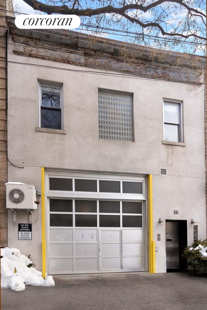 #18 photo, Brooklyn, הברונקס Williamsburg , NY 11211