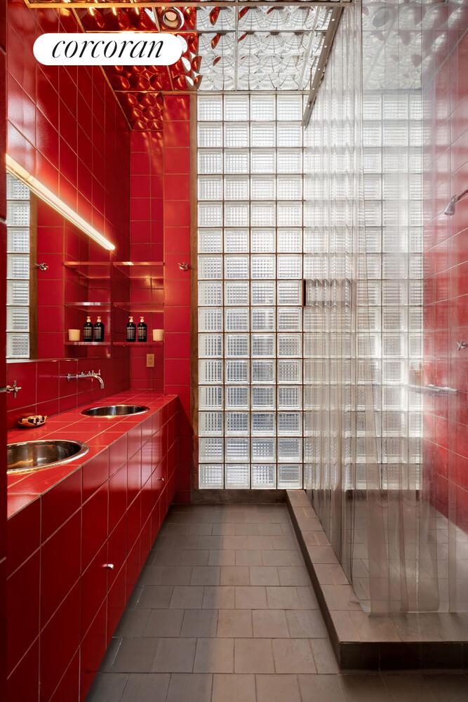 #8 photo, Brooklyn, הברונקס Williamsburg , NY 11211