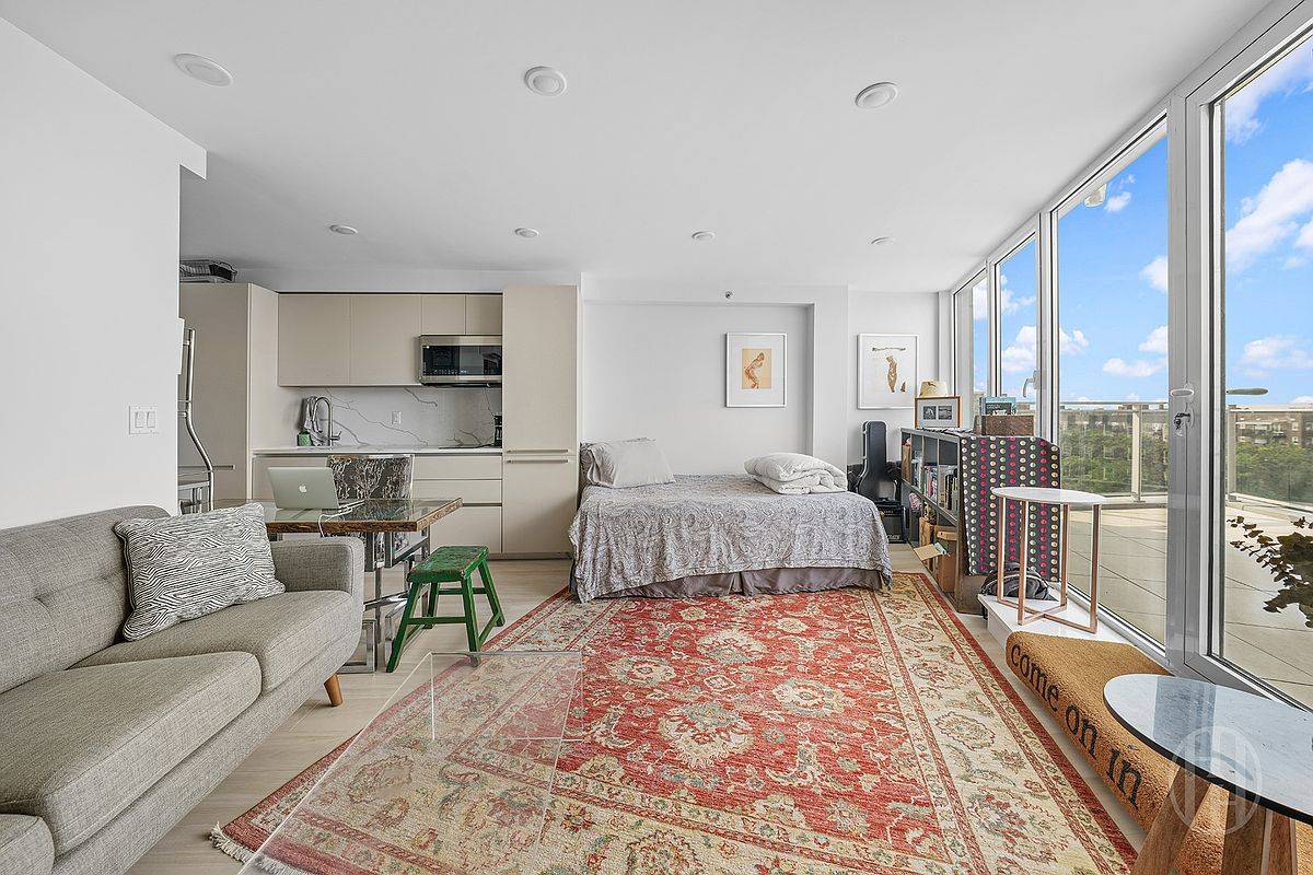 #1 photo, 733 Ocean Parkway, הברונקס Kensington , NY 11230-2389