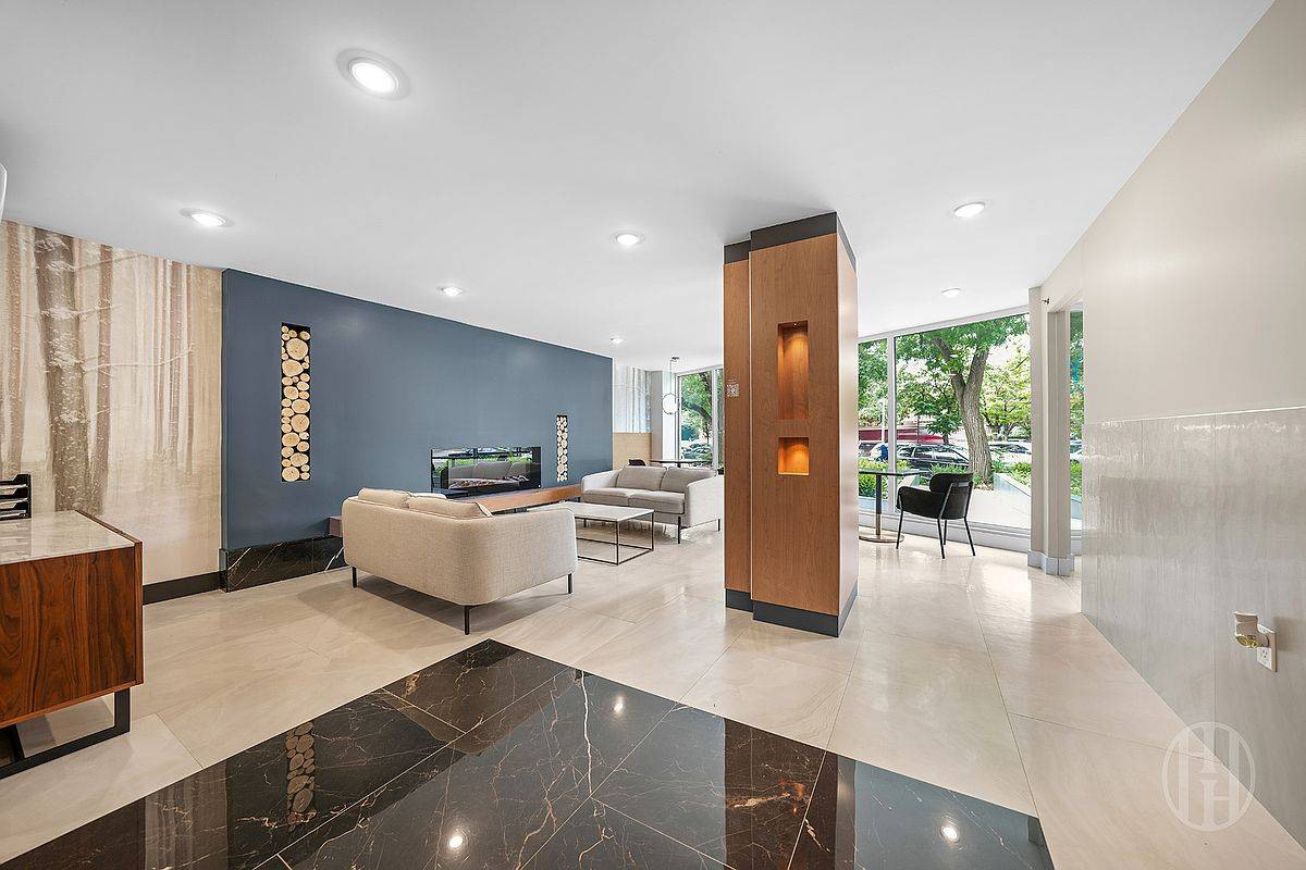 #13 photo, 733 Ocean Parkway, הברונקס Kensington , NY 11230-2389