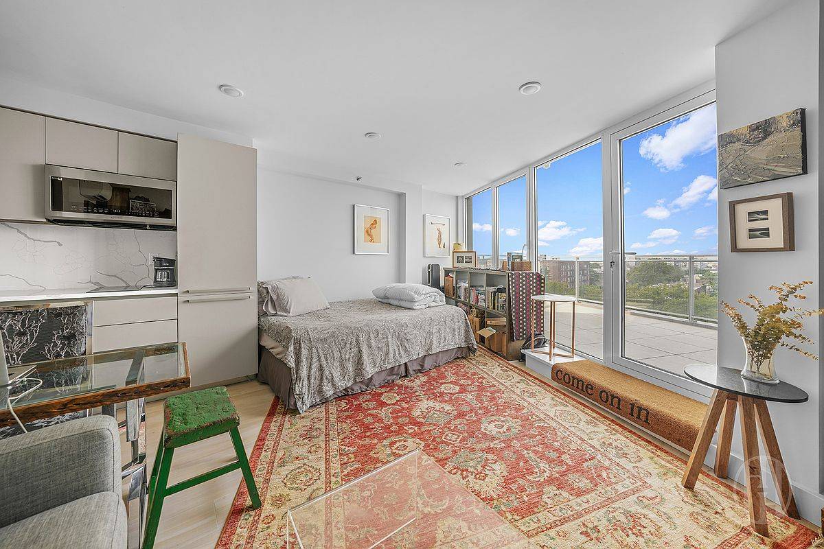 #3 photo, 733 Ocean Parkway, הברונקס Kensington , NY 11230-2389