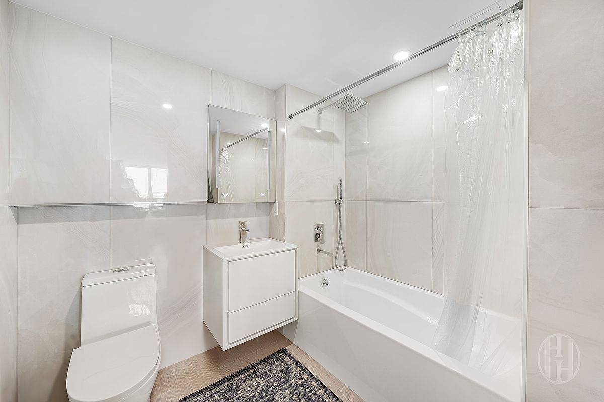 #9 photo, 733 Ocean Parkway, הברונקס Kensington , NY 11230-2389