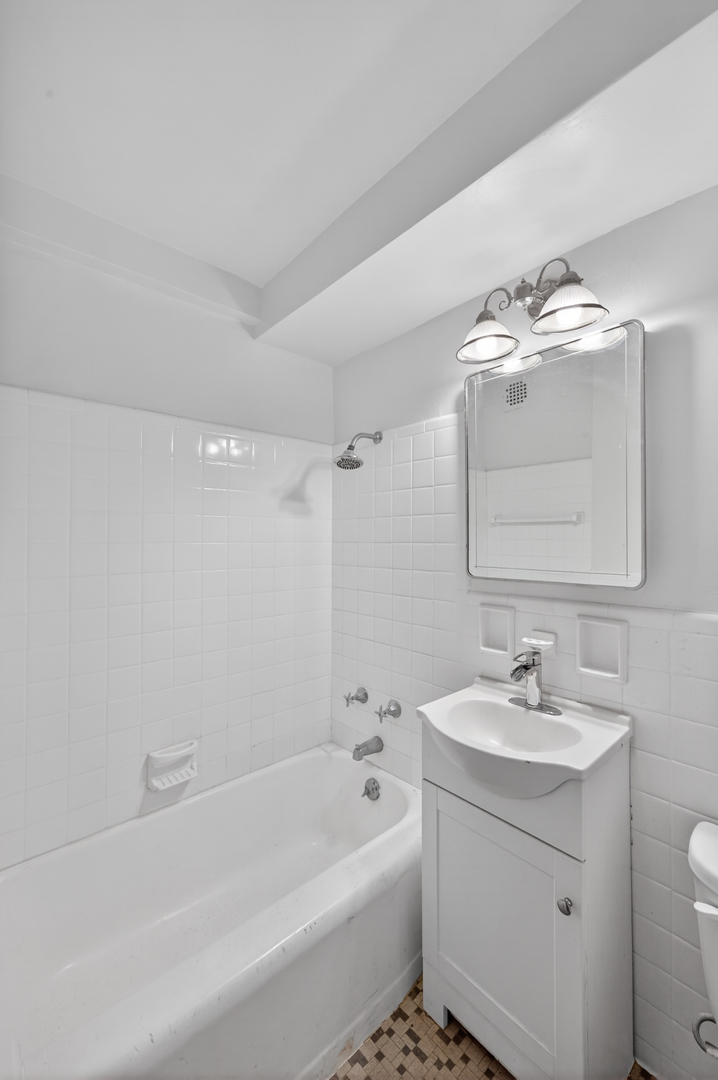 #8 photo, 110 E 36TH Street, Murray Hill , NY 10016