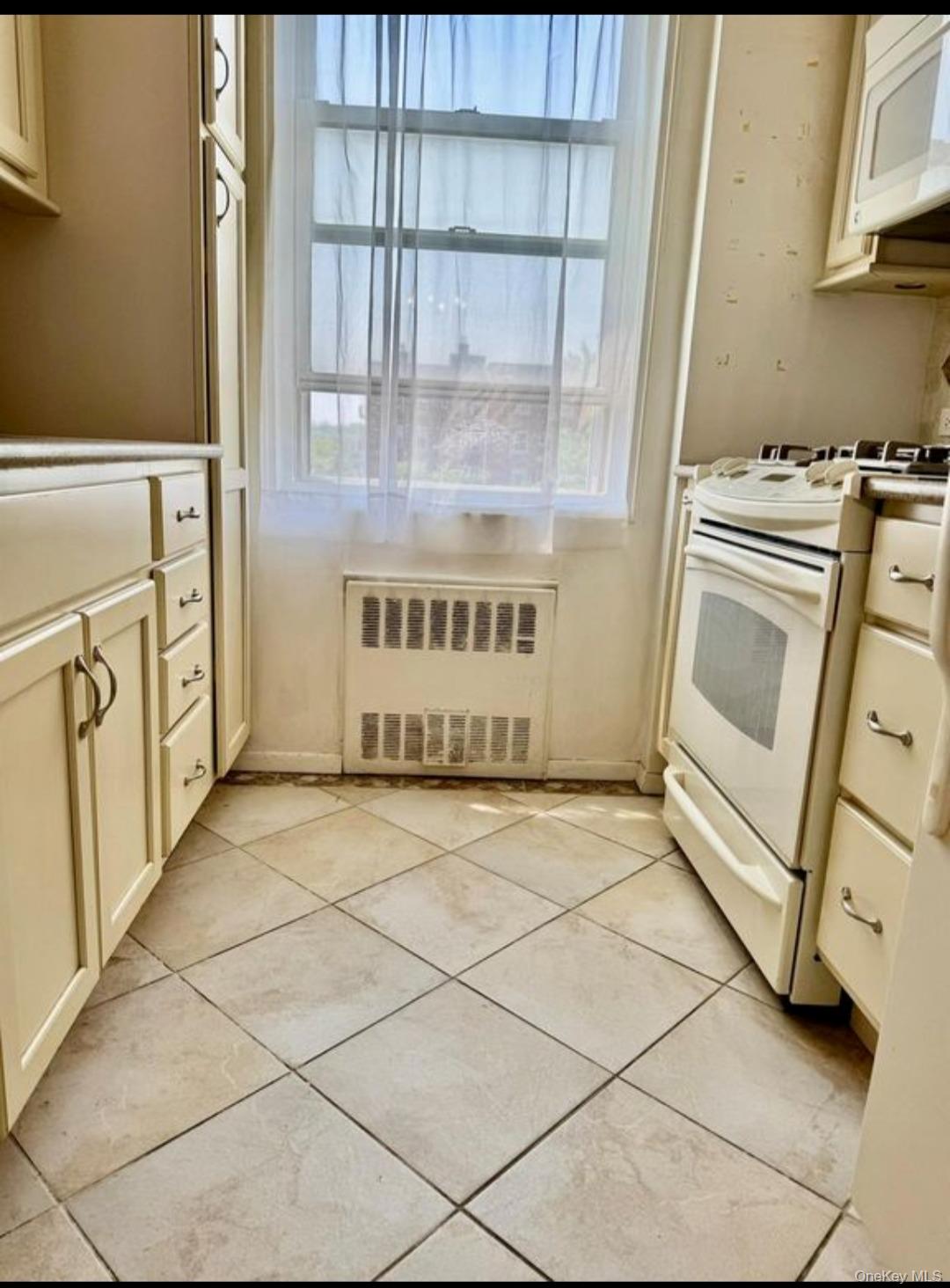 #11 photo, 6300 Riverdale Avenue, Bronx , NY 10471