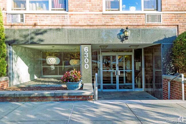 #2 photo, 6300 Riverdale Avenue, Bronx , NY 10471