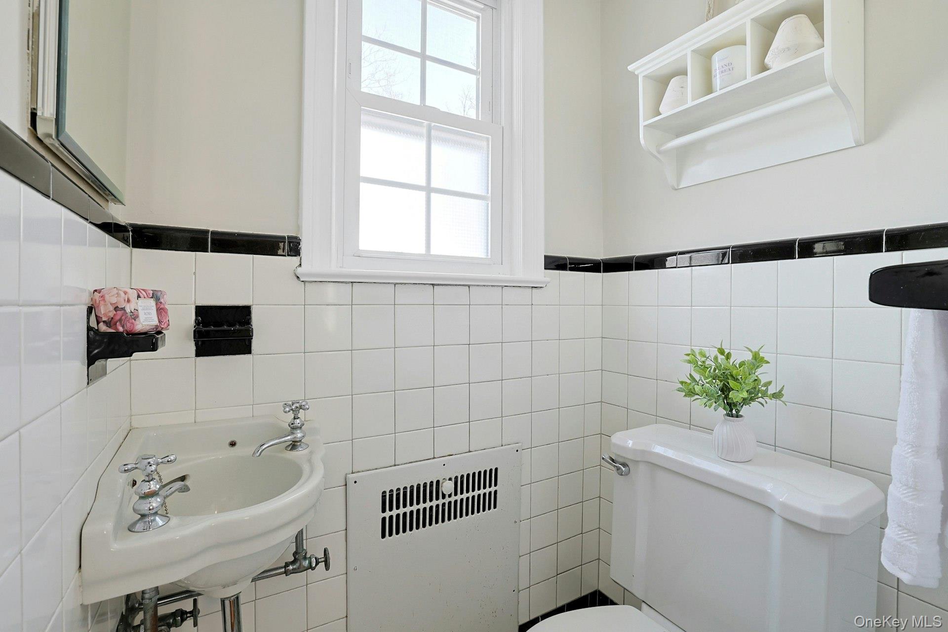 #11 photo, 120 Albemarle Road, White Plains , NY 10605