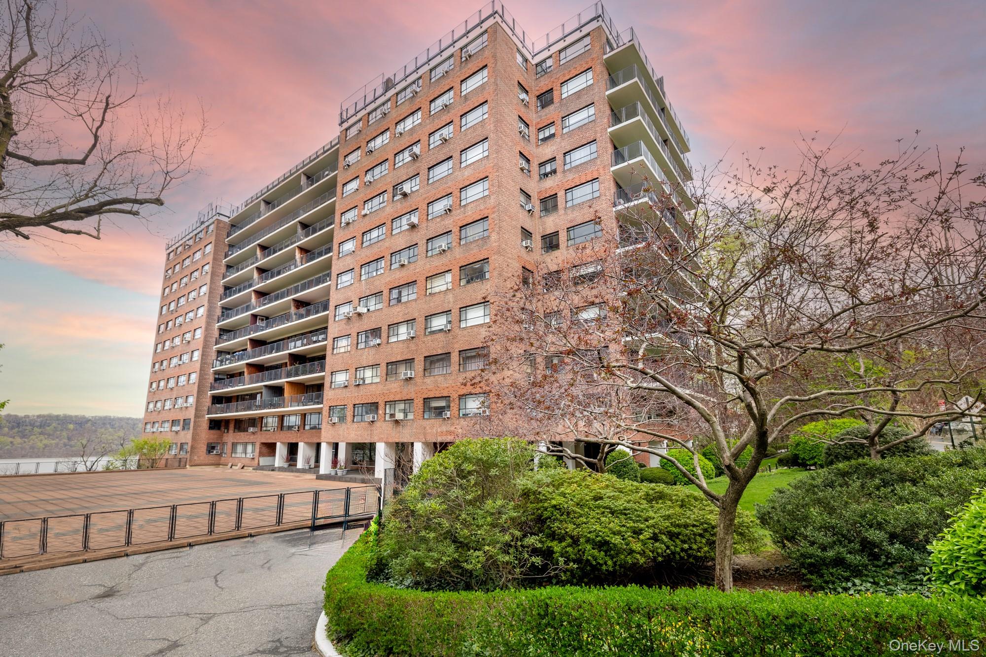 #1 photo, 2727 Palisade Avenue, 브롱크스 Bronx , NY 10463