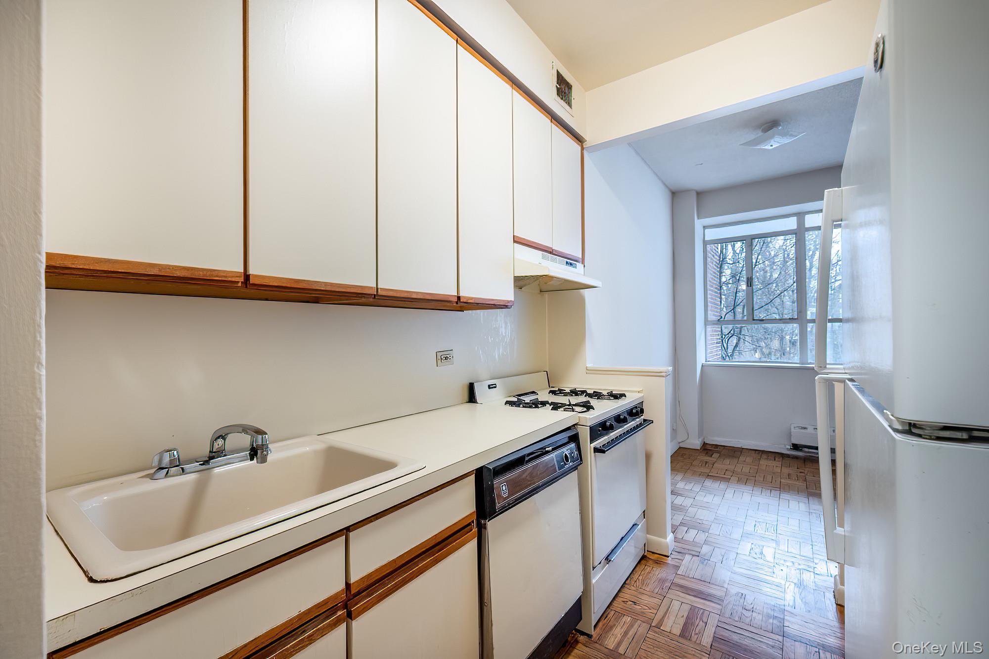#7 photo, 2727 Palisade Avenue, 브롱크스 Bronx , NY 10463