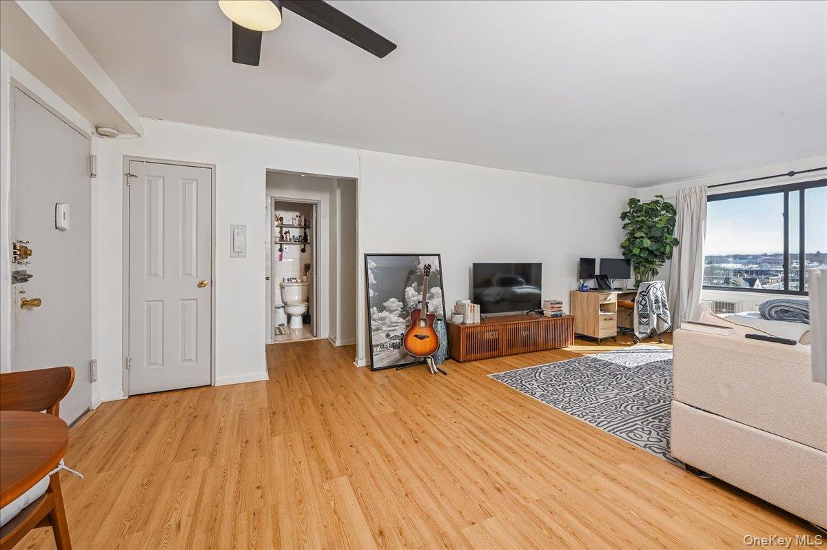 #8 photo, 25 Lake Street, White Plains , NY 10603