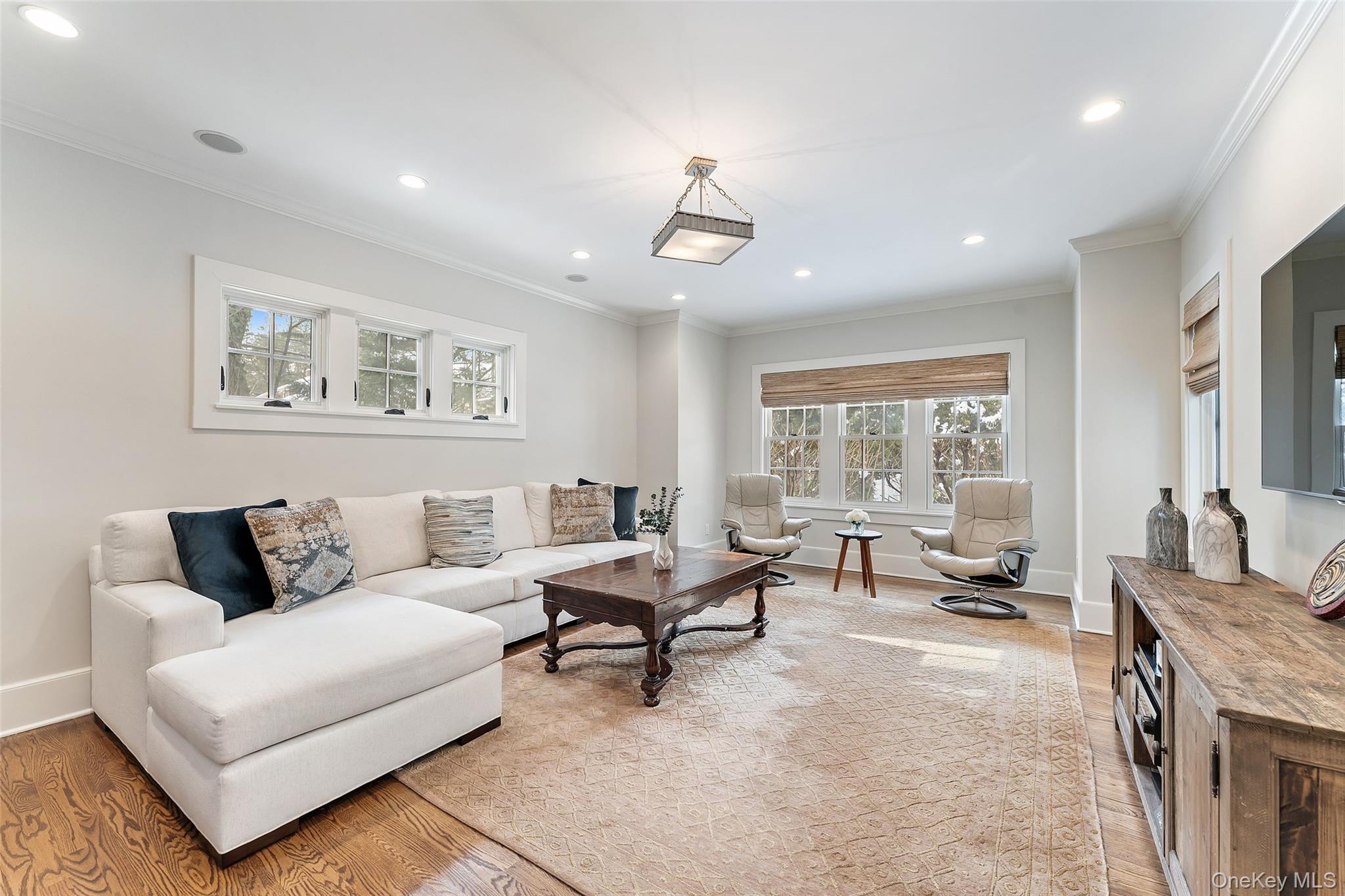 #3 photo, 1 Elmdorf Drive, Scarsdale , NY 10583