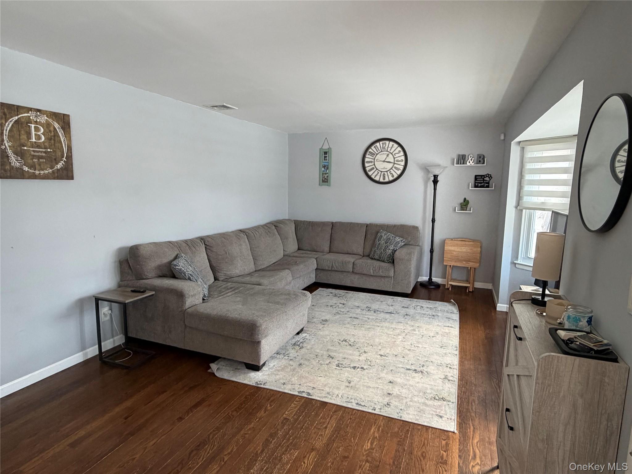 #3 photo, 57 Pebble Lane, সাফোক কাউন্টি Deer Park , NY 11729