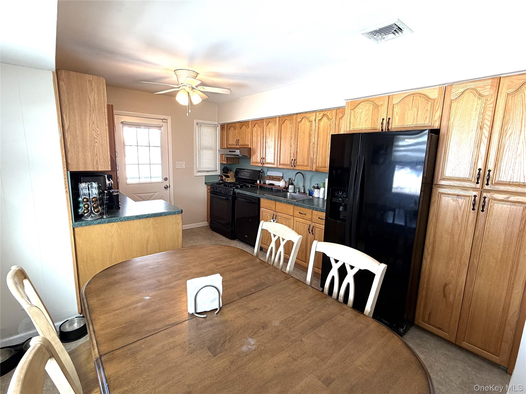 #4 photo, 57 Pebble Lane, সাফোক কাউন্টি Deer Park , NY 11729