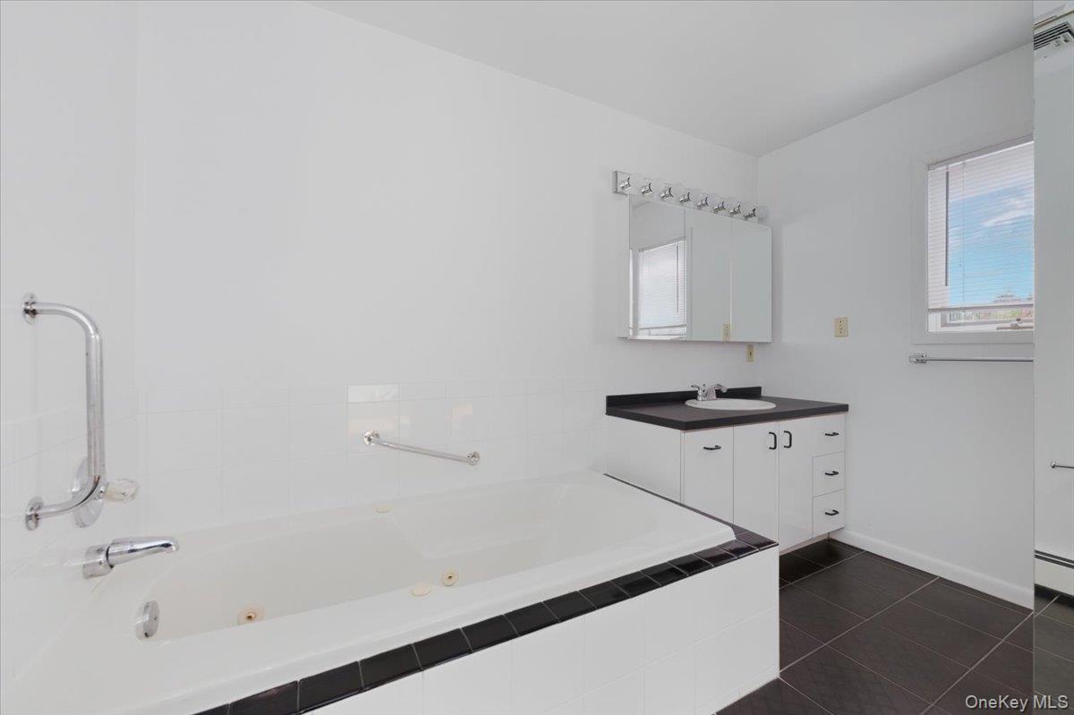 #15 photo, 113 Belmont Avenue, 長島 長灘 Long Beach , NY 11561