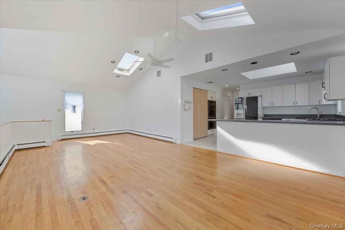 #6 photo, 113 Belmont Avenue, 長島 長灘 Long Beach , NY 11561