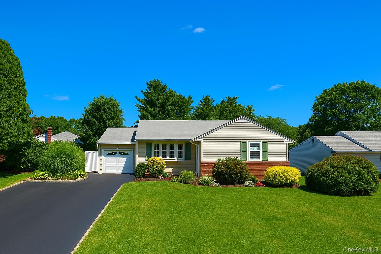 #1 photo, 6 Longford Street, Huntington , NY 11743