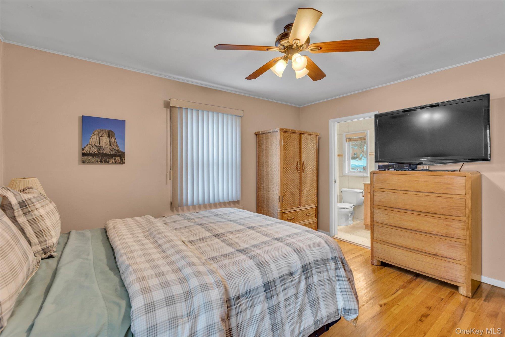 #11 photo, 6 Longford Street, Huntington , NY 11743