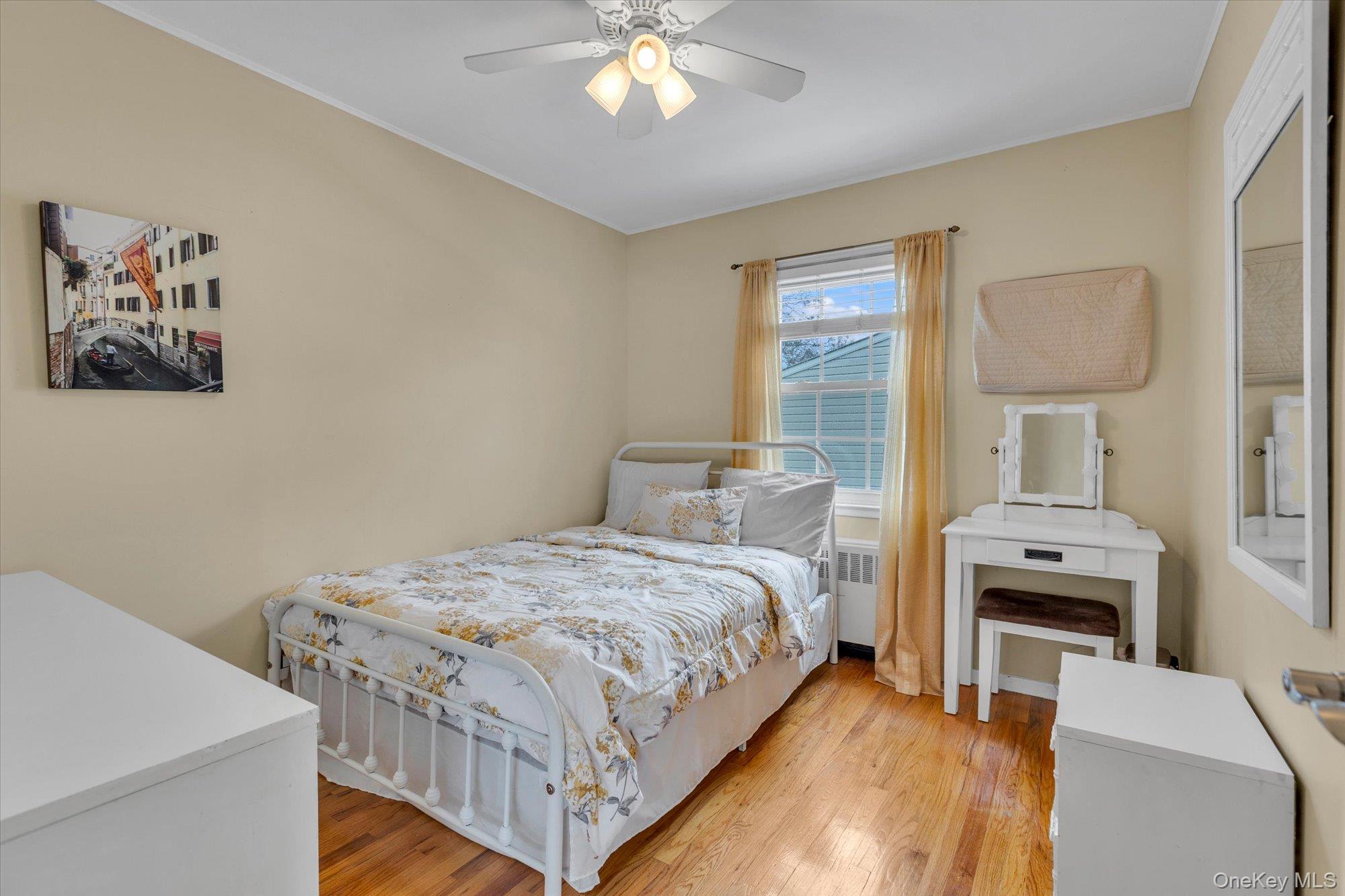 #14 photo, 6 Longford Street, Huntington , NY 11743