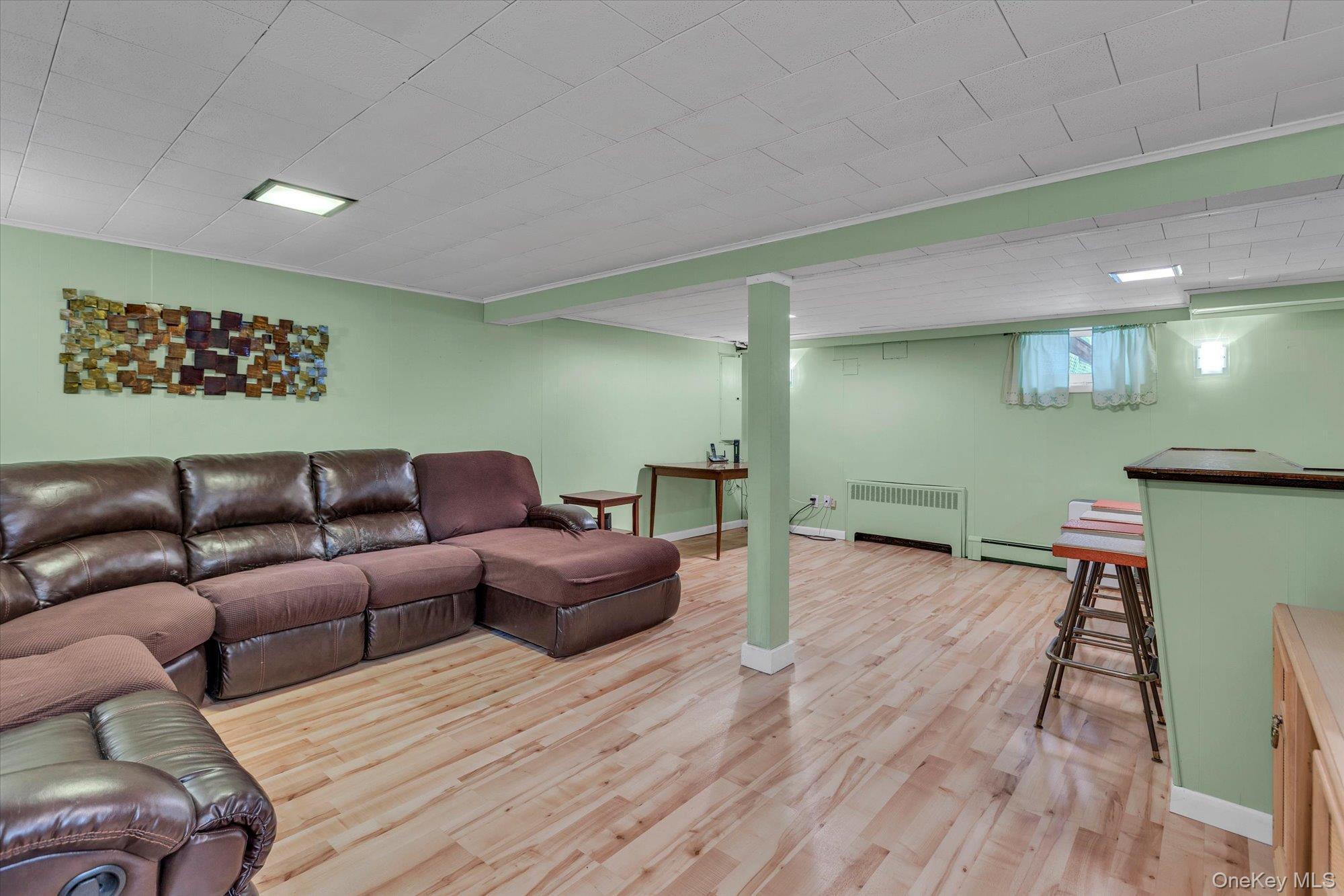 #17 photo, 6 Longford Street, Huntington , NY 11743