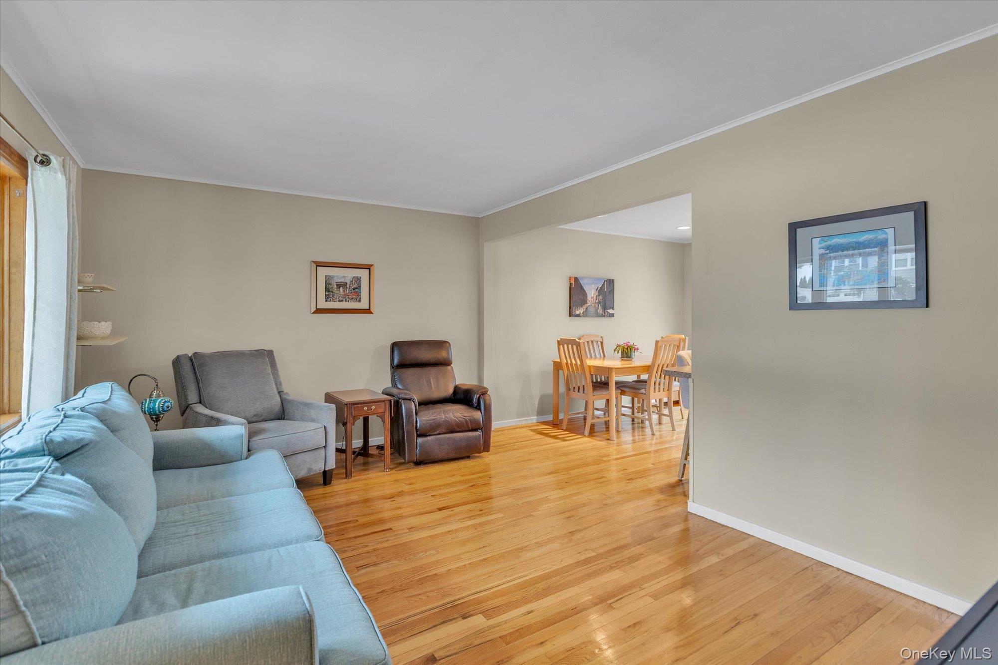 #3 photo, 6 Longford Street, Huntington , NY 11743