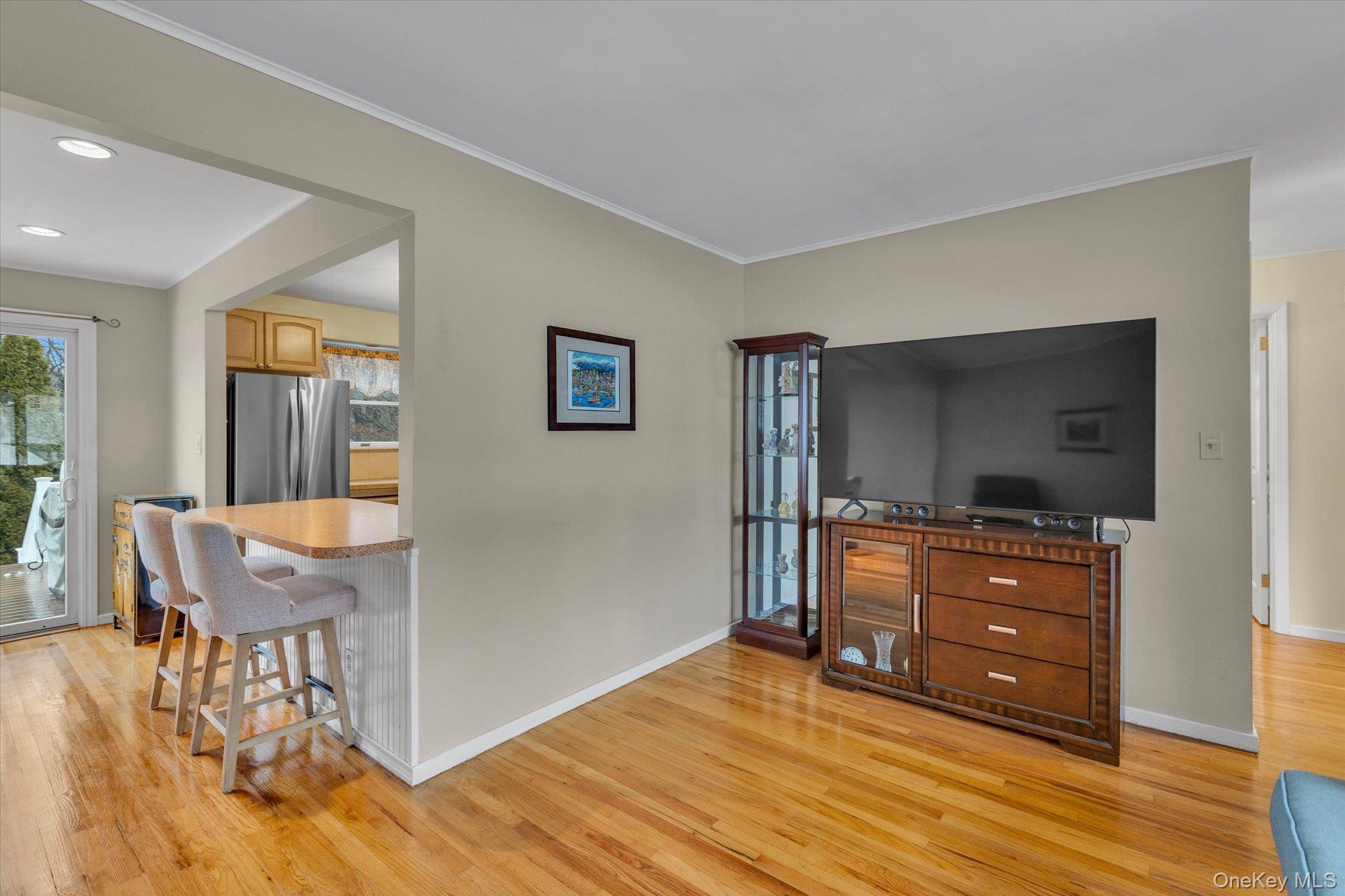 #5 photo, 6 Longford Street, Huntington , NY 11743