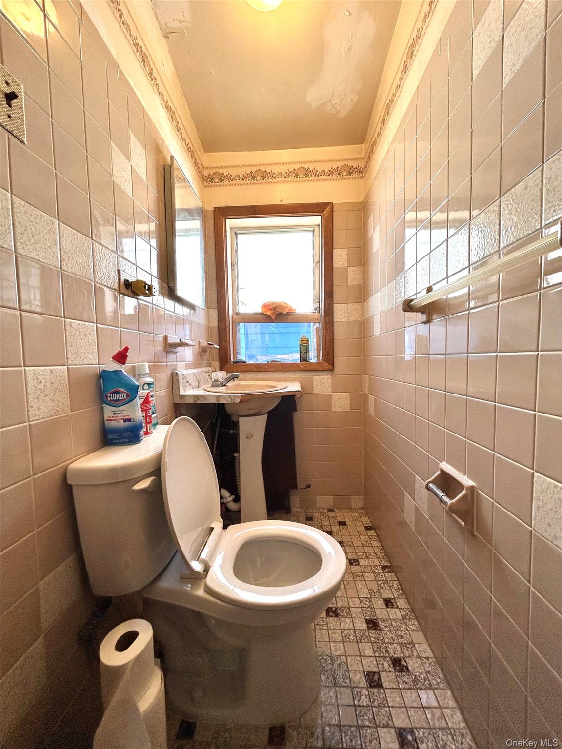 #13 photo, 54-07 84th Street, 뉴욕퀸즈 Elmhurst , NY 11373