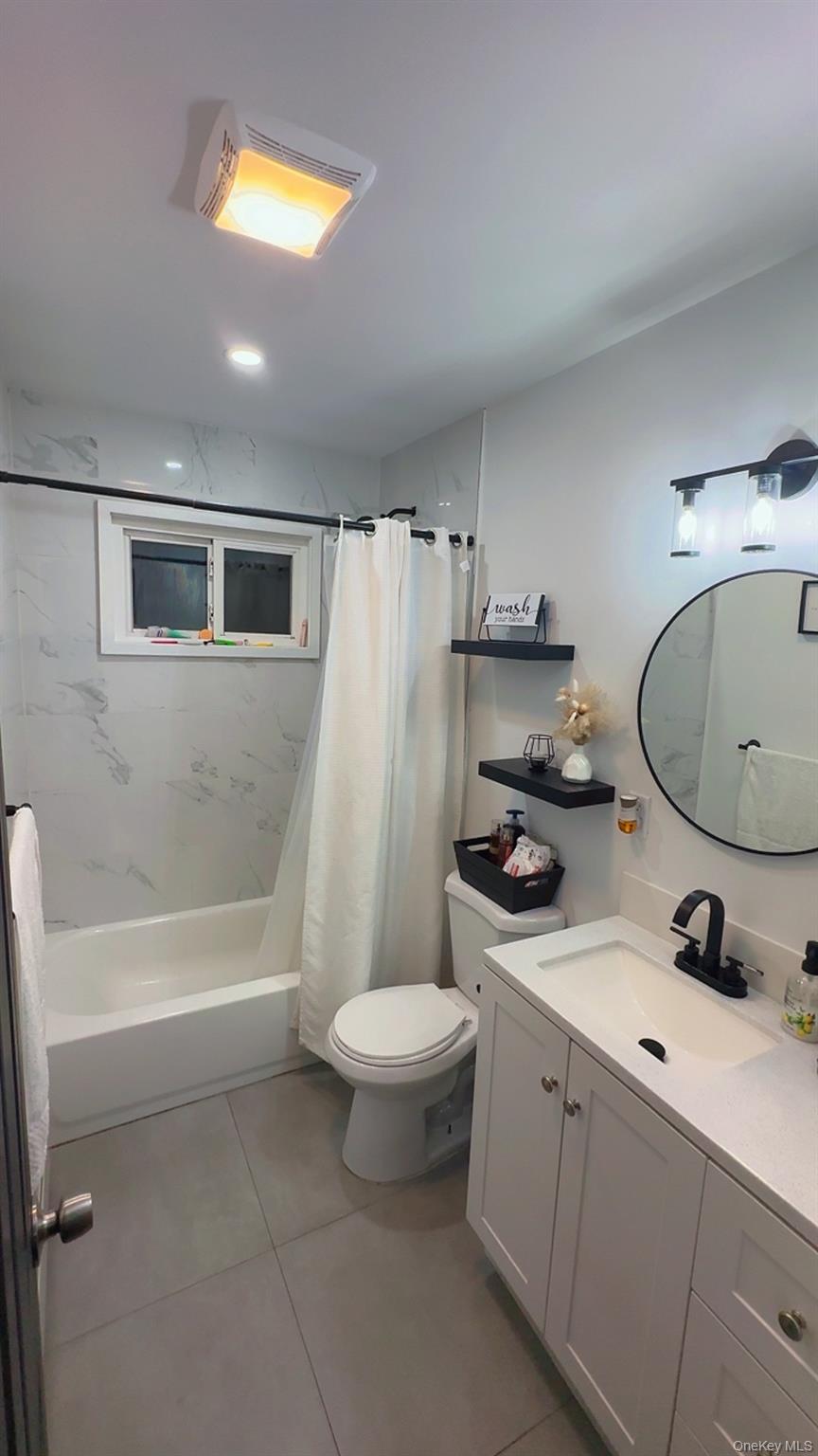 #10 photo, 160 Pacific Street, Copiague , NY 11726