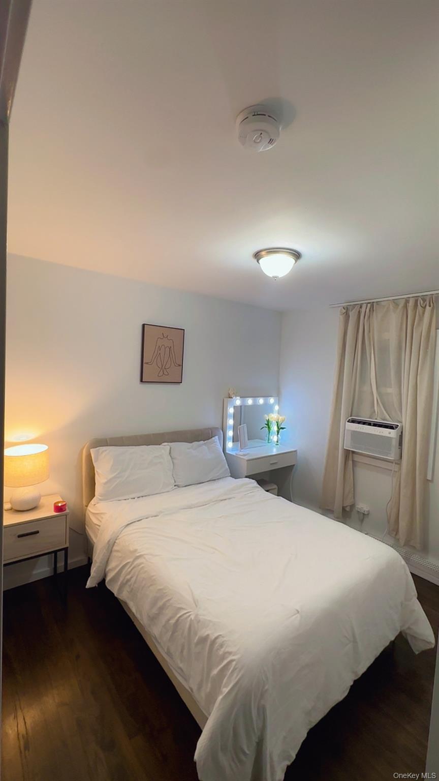 #6 photo, 160 Pacific Street, Copiague , NY 11726