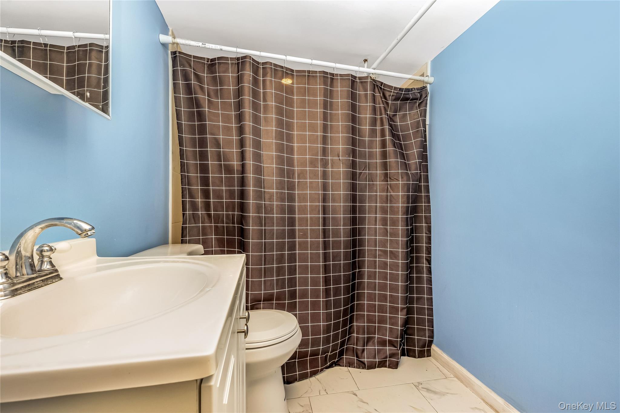 #17 photo, 97 Berry Street, 東長島 Lindenhurst , NY 11757