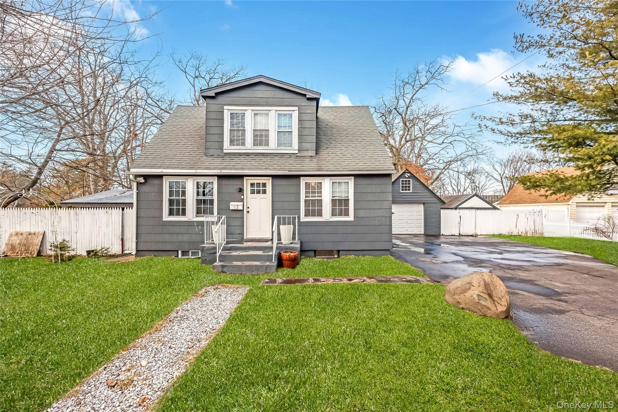 #2 photo, 97 Berry Street, Lindenhurst , NY 11757