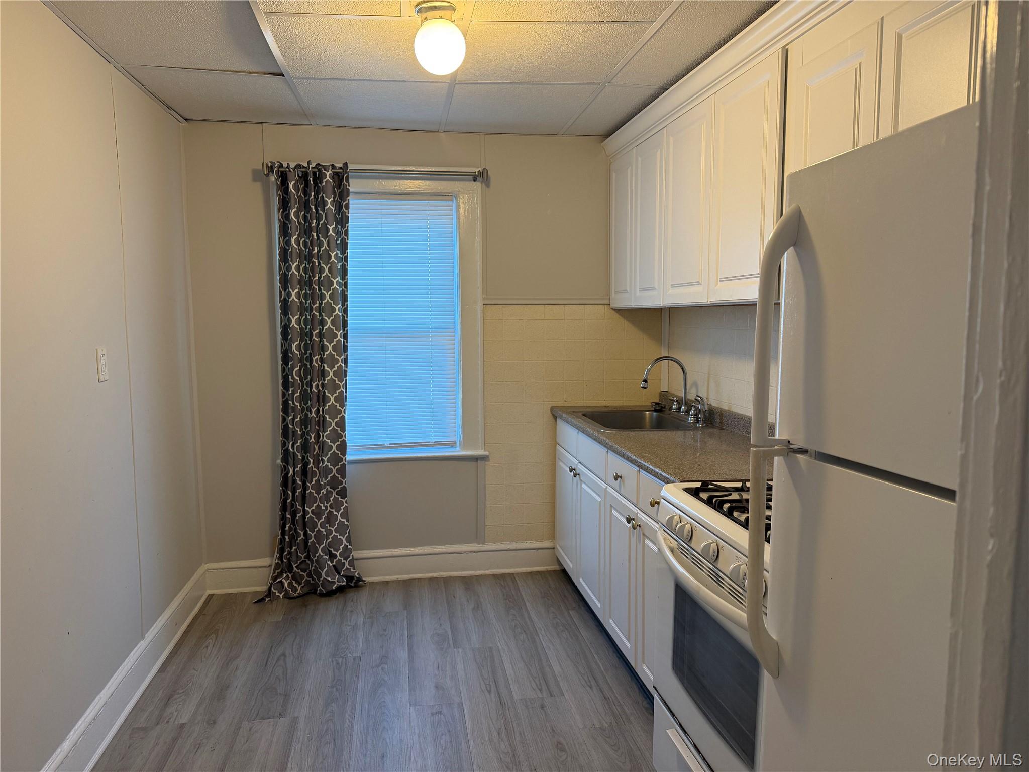 #6 photo, 50 The Crescent, सफ़ोक काउंटी Babylon , NY 11702