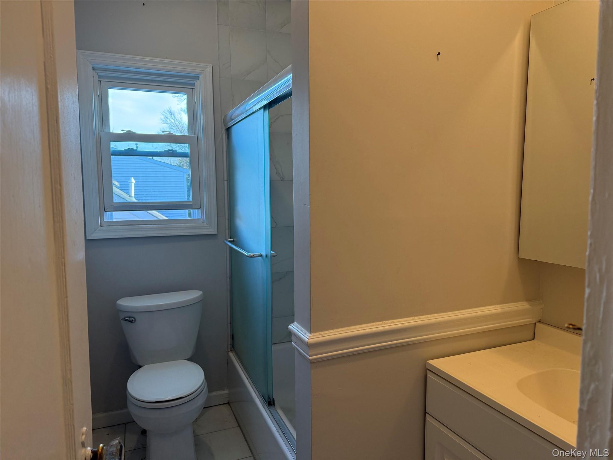 #8 photo, 50 The Crescent, सफ़ोक काउंटी Babylon , NY 11702