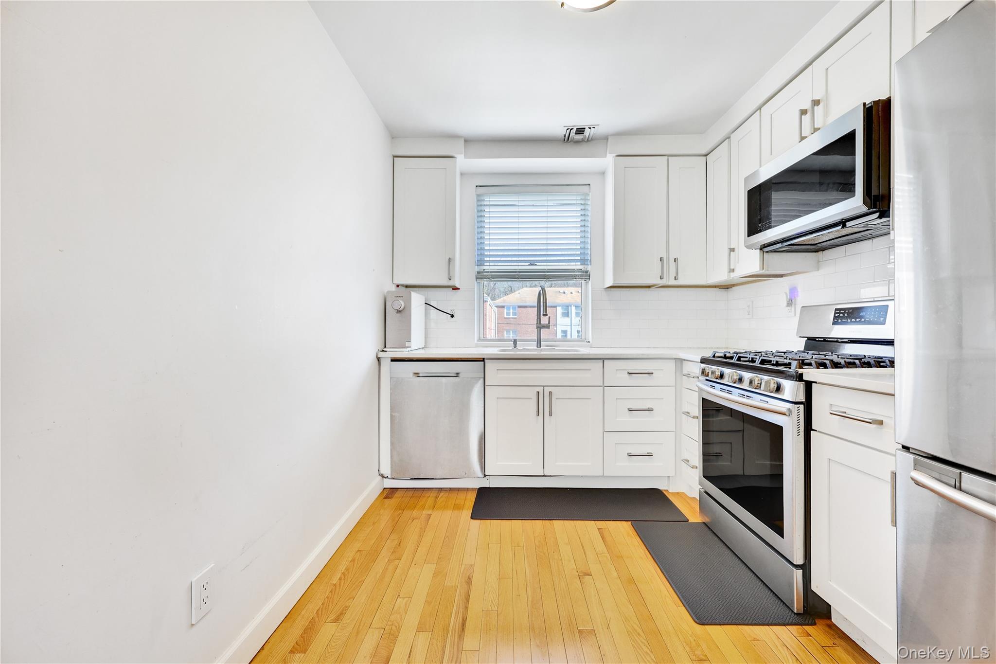 #5 photo, 229-09 69th Avenue, 皇后區 貝塞 Bayside , NY 11364